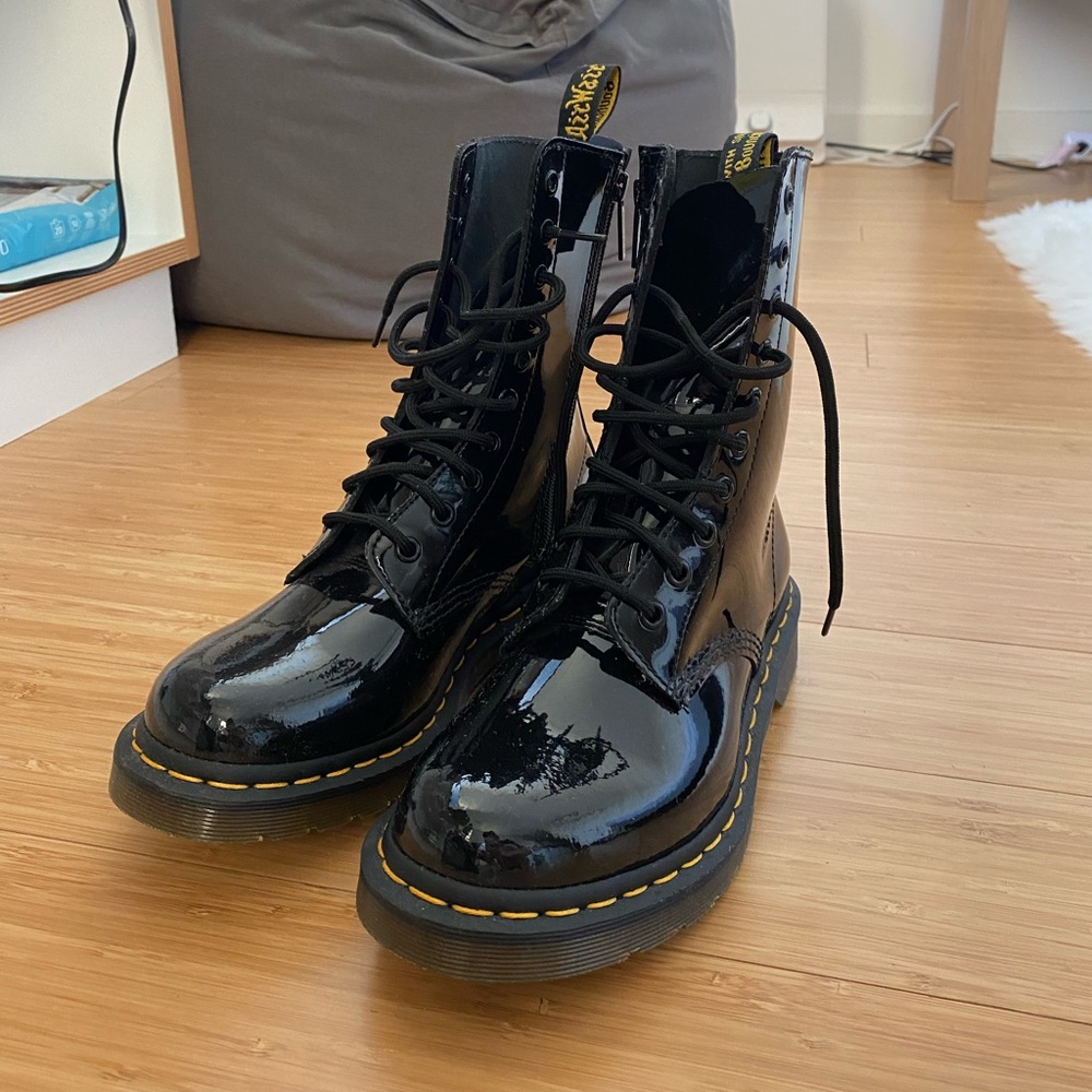 Dr. Martens 1490 brand new black